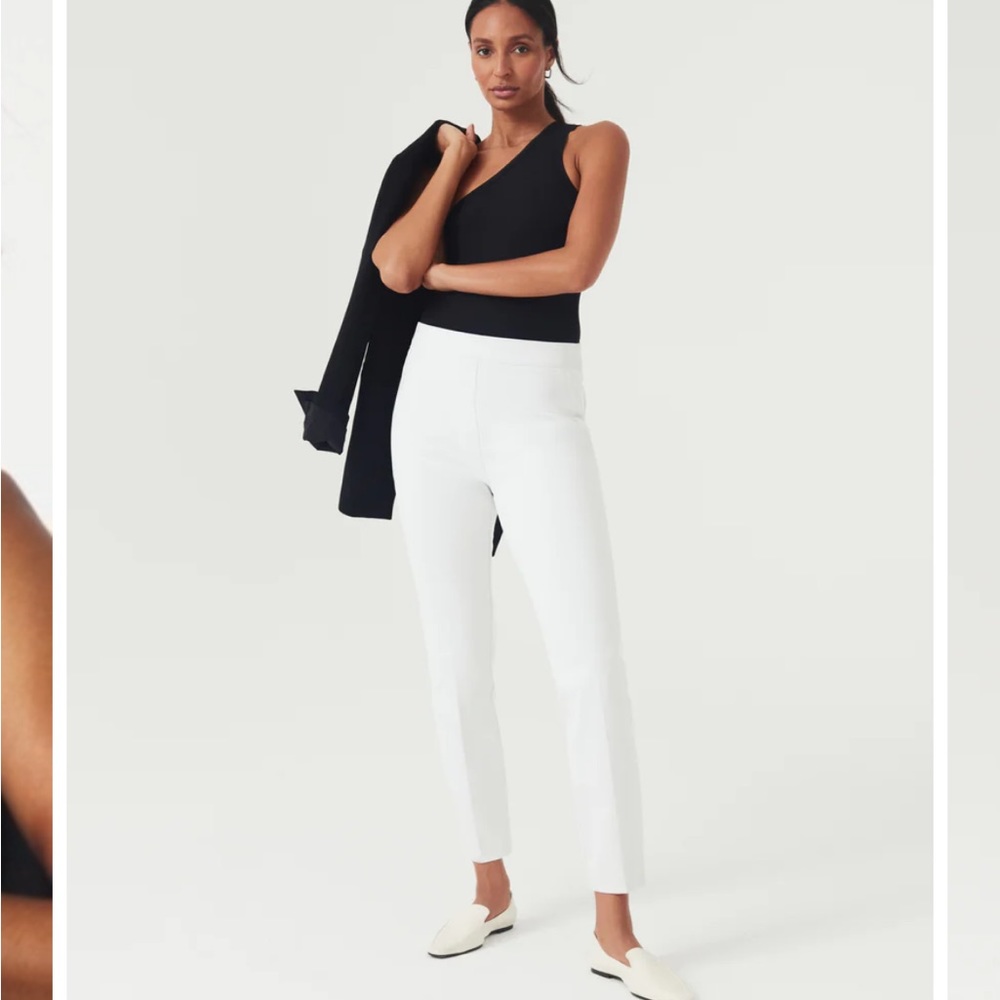 On-the-Go Ankle Slim Straight Pant with Ultimate Opacity Technology.